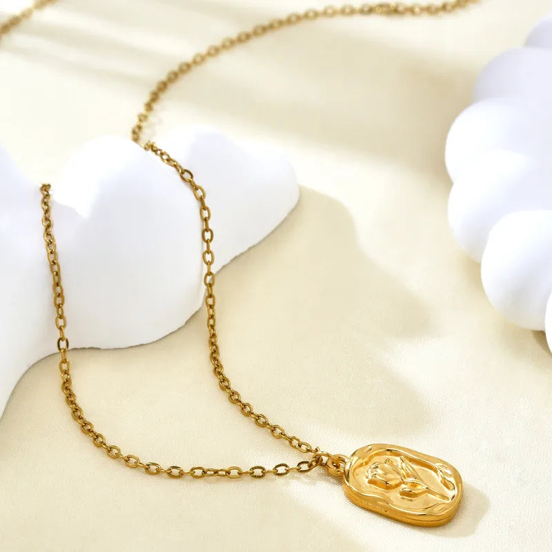 Floris Seal Necklace
